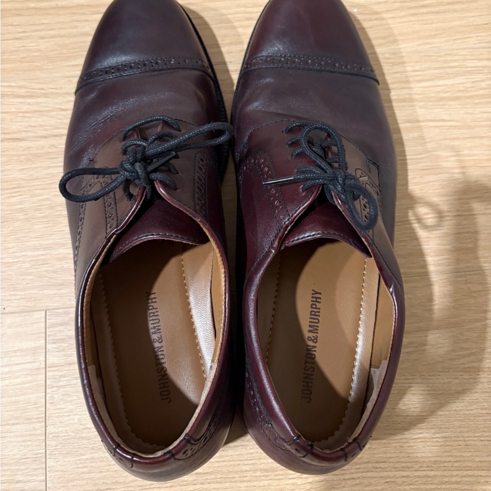 Johnston & Murphy Men's Burgundy Cap-Toe Leather Oxfords